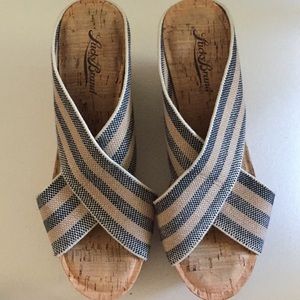 Lucky Brand wedge